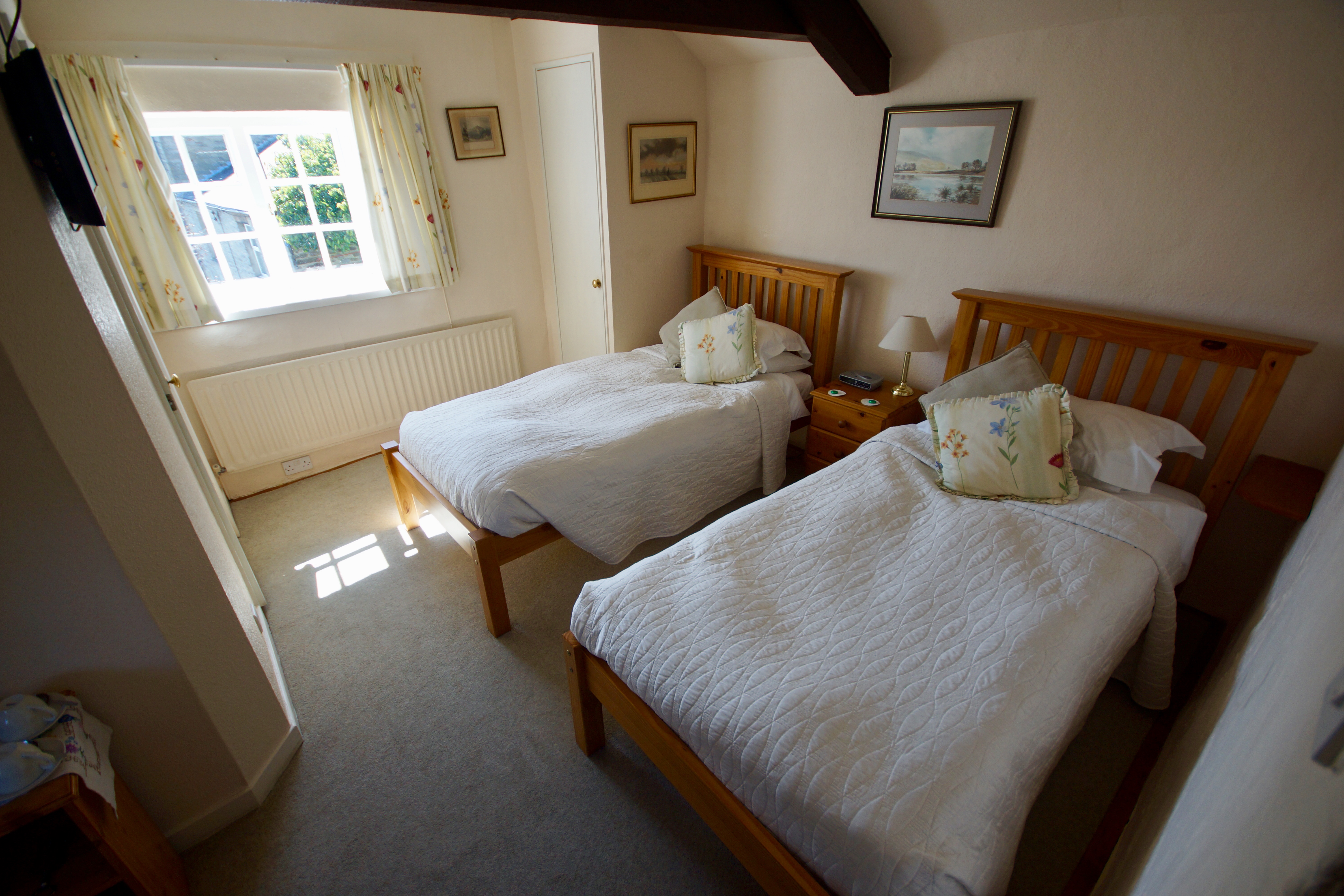 Coverdale, one of our deluxe twin rooms